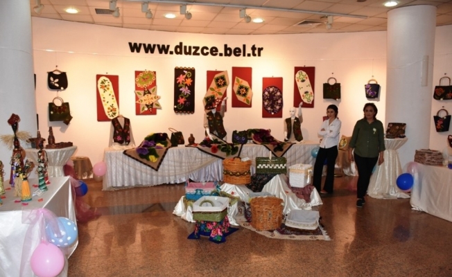 Keçe ve nikah şekeri sergisi açıldı Keçe ve nikah şekeri sergisi açıldı