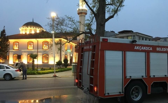 Akçakoca’da gül ve lavanta kokulu sularla yıkandı Akçakoca’da gül ve lavanta kokulu sularla yıkandı