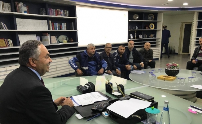 Başkan Ay, gece geç saatlere kadar vatandaşları dinledi Başkan Ay, gece geç saatlere kadar vatandaşları dinledi