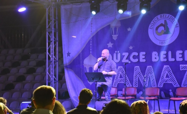 Karaman Tazeoğlu, Düzcelileri büyüledi Karaman Tazeoğlu, Düzcelileri büyüledi