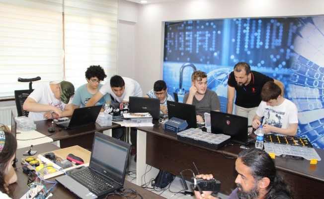 Türkiye genç yazılımcılarını yetiştiriyor