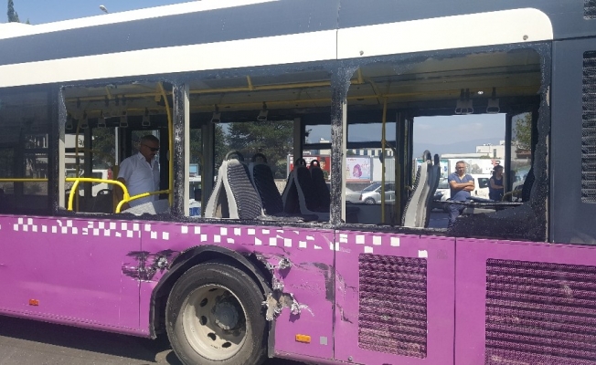 Halk Otobüsü, Beton Mikseri ile Çarpıştı: 3 yaralı