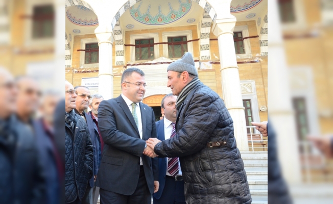 Cumayeri’nde Sıkmadık El Bırakmadı