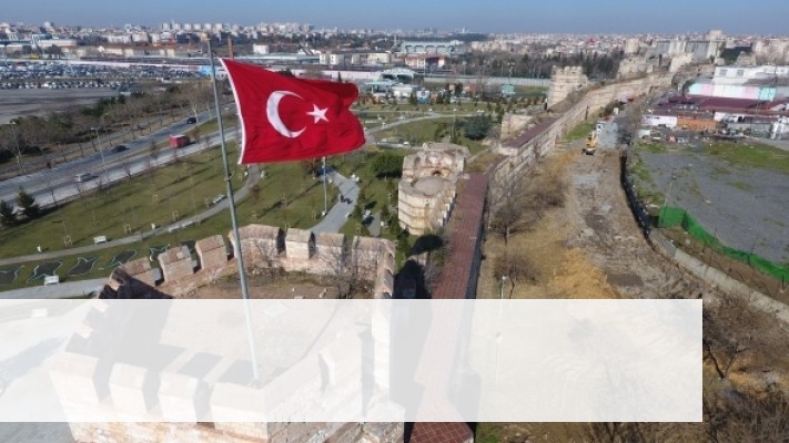 İstanbul'un can çekişen surları havadan görüntülendi