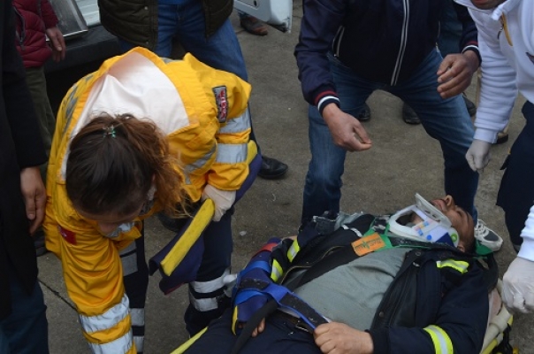 PLATFORMDAN DÜŞTÜ SAHİL GÜVENLİK KURTARDI