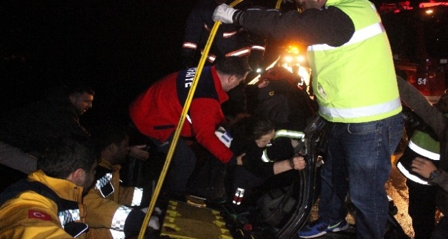 TEM otoyolunda feci kaza 8 yaralı