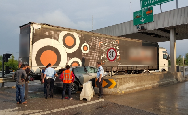 OGS yerine HGS gişesine giren otomobil turnike girişinde sıkıştı