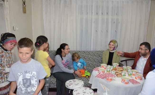 AK Parti il başkanı Keskin, 5 çocuklu Özdemir ailesi ile iftar yaptı