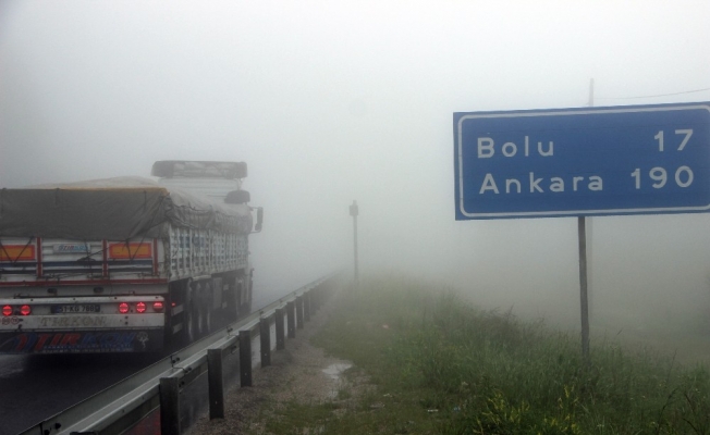 Bolu dağında yoğun sis etkili oluyor