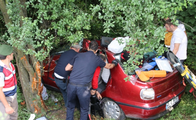 Düzce’de otomobil ormanlık alana uçtu: 2 ölü, 2 yaralı