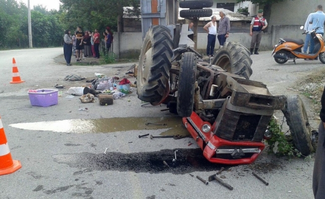 Fındık işçilerini taşıyan traktör devrildi: 2’si ağır, 18 yaralı