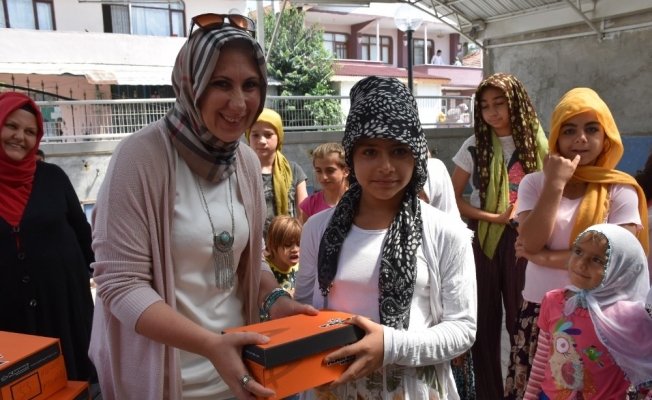 Kuran-ı Kerim kursunu bitirdiler, ayakkabıları kaptılar