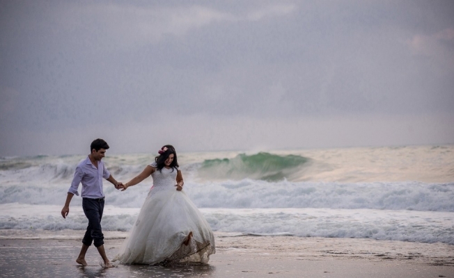 (Özel Haber) Yeni çiftler, mutluluklarını Akçakoca sahillerinde ölümsüzleştiriyor