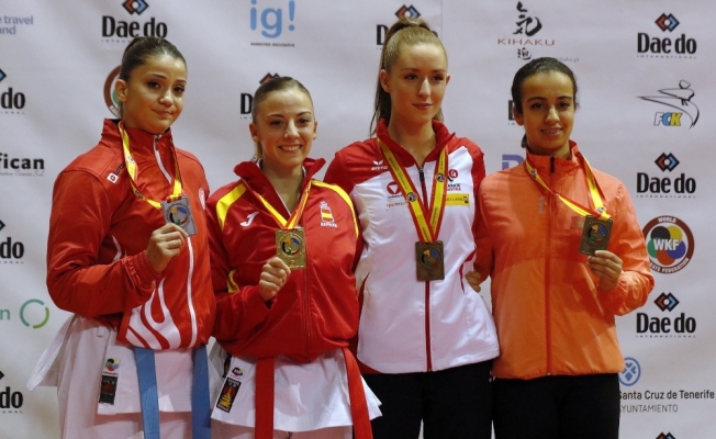 Düzce Belediye Spor sporcusu Dilara Bozan karatede Dünya 2. si oldu