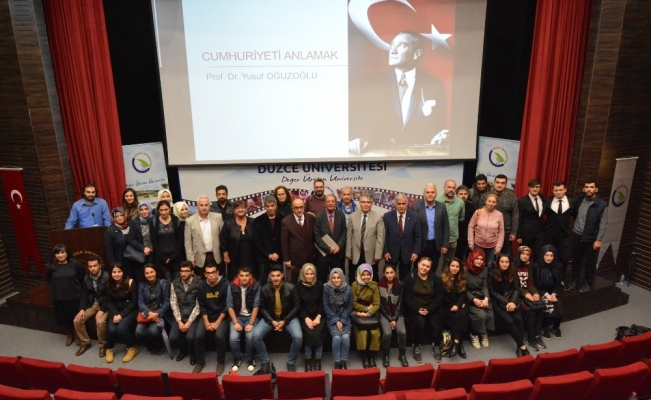 Düzce Üniversitesi Cumhuriyet sergisi düzenlendi