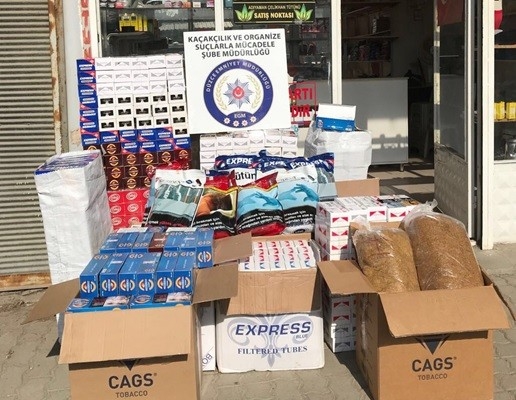 Düzce’de polisinden yasa dışı tütün operasyonu Düzce’de polisinden yasa dışı tütün operasyonu