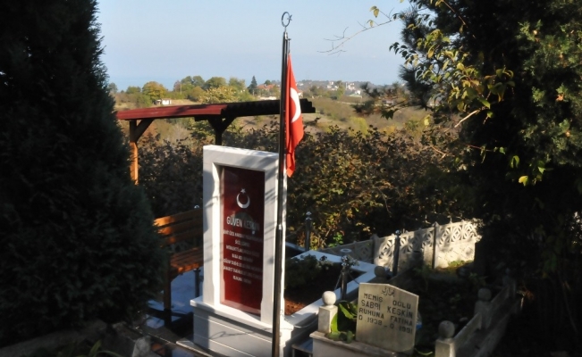 Şehidin mezarı yenilendi Şehidin mezarı yenilendi