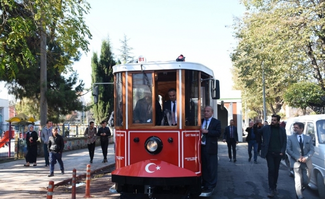 Tramvayın test sürüşünü Başkan Ay yaptı