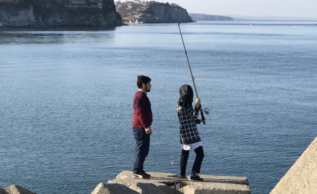 Gençlerin barınakta avlanma keyfi