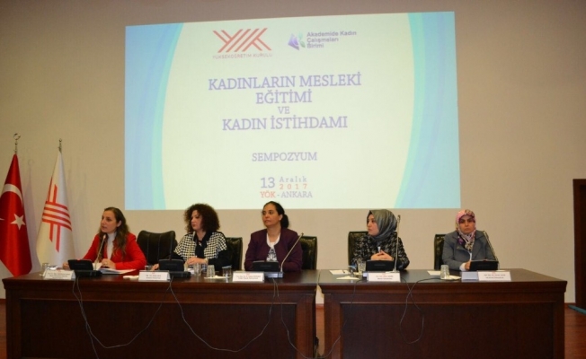 Rektör Çakar, Kadınların Mesleki Eğitimi ve Kadın İstihdamı sempozyumuna oturum başkanlığı yaptı