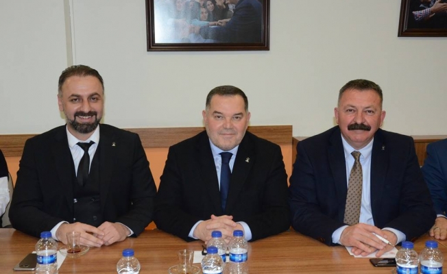 REİSE OY VERİRİZ YERELDE OYU DÜŞÜNECEĞİZ