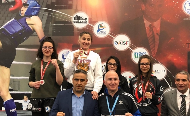 Muay Thai Türkiye Şampiyonasında birinci oldu