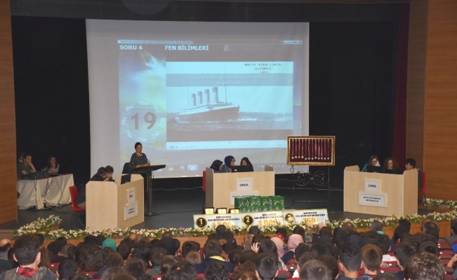 Bilgi yarışmasında yarı final heyecanı başlıyor