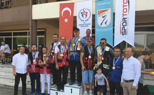 Double Trap kupasında Servet Sivrikaya birinci