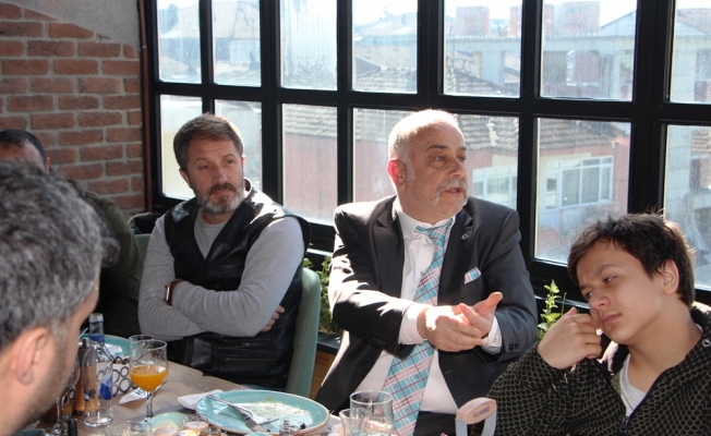 DÜZCE İÇİN DERTLENDİ.