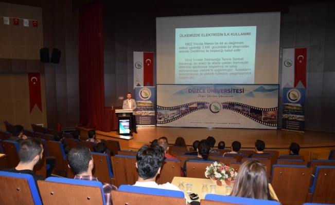 Düzce Üniversitesi öğrencileri mesleki deneyimi olan mezunlarla buluştu