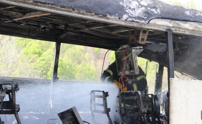 Düzce’de yolcu otobüsü yandı