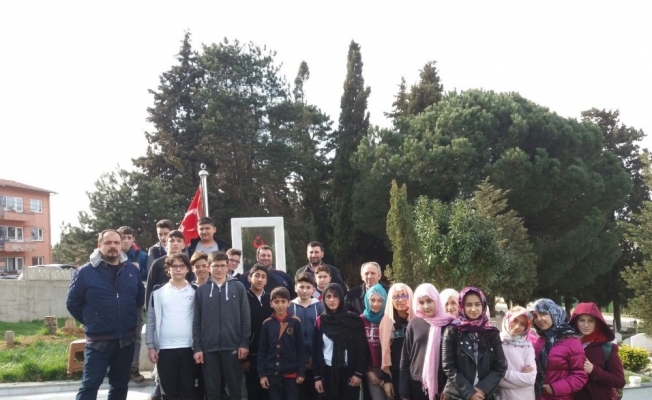 Öğrencilerden şehit ziyareti