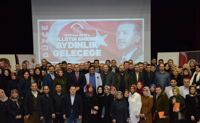 Siyaset Akademi devam ediyor