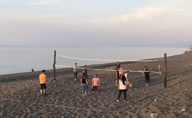 Akçakoca’da plaj voleybolu sezonu başladı