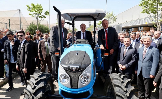BAKAN ÖZLÜ ANADOLU LANDİNİ TRAKTÖR FABRİKASININ AÇILIŞINI YAPTI