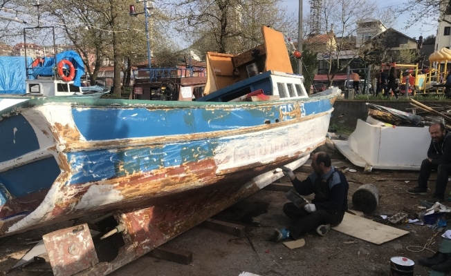 Balıkçılar tekneleri onarmaya başladı