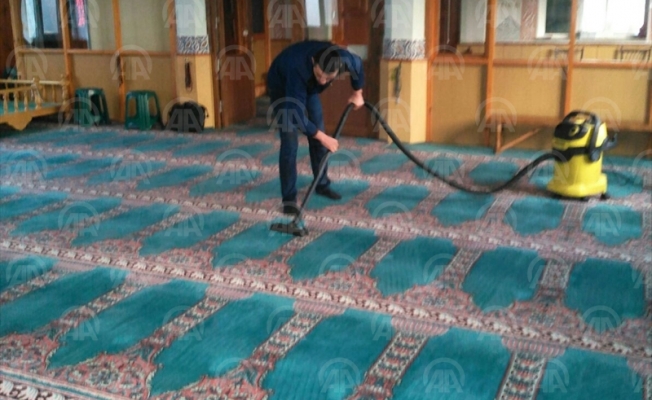 Davalı, uzlaşma karşılığı cami temizledi