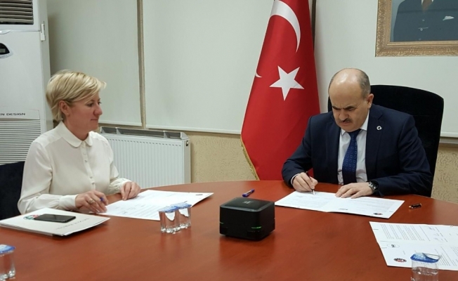 Hukuk okur yazarlığı protokolü imzalandı