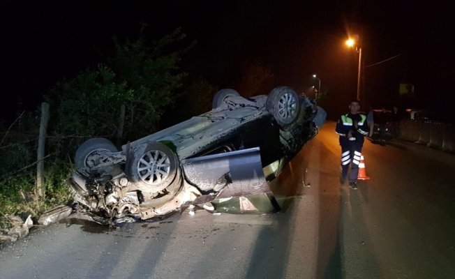 Köpeğe çarpmamak için manevra yapınca takla attı: 2 yaralı