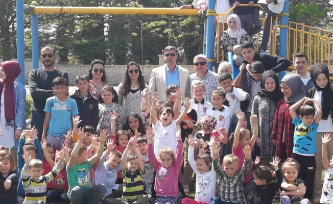 Minikler fidanları toprakla buluşturdular