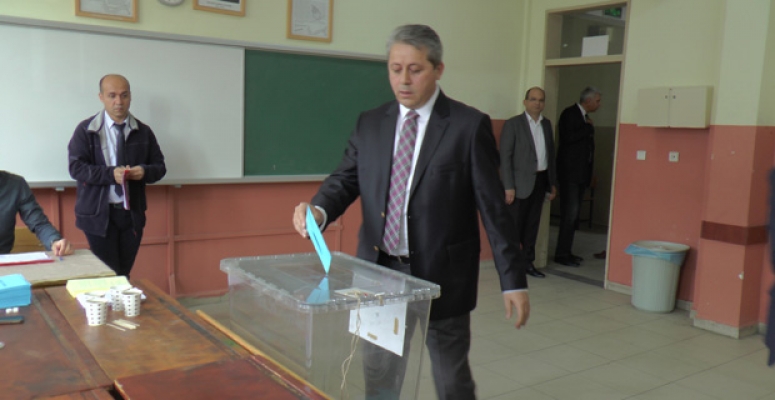 TİCARET ODASI SEÇİMLERİNE İTİRAZ ETTİ.