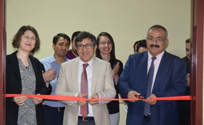 Düzce Üniversitesi’nde Polimer Mühendisliği araştırma laboratuvarı açıldı