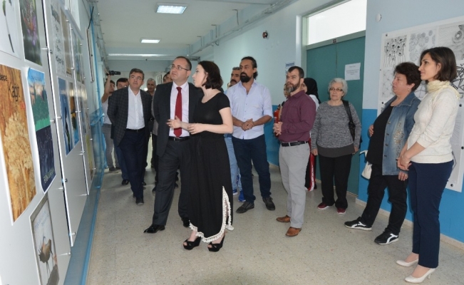 Eserler sanatseverlerin beğenisine sunuldu
