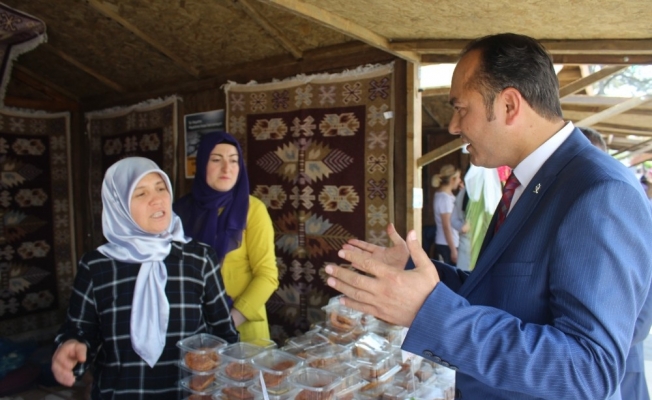 Milletvekili aday adayı Gündüz festival alanında vatandaşlarla bir araya geldi