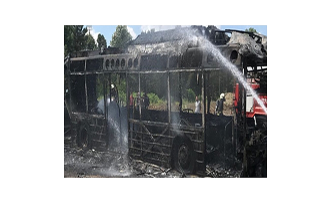 Seyir halindeki belediye halk otobüsünde yangın