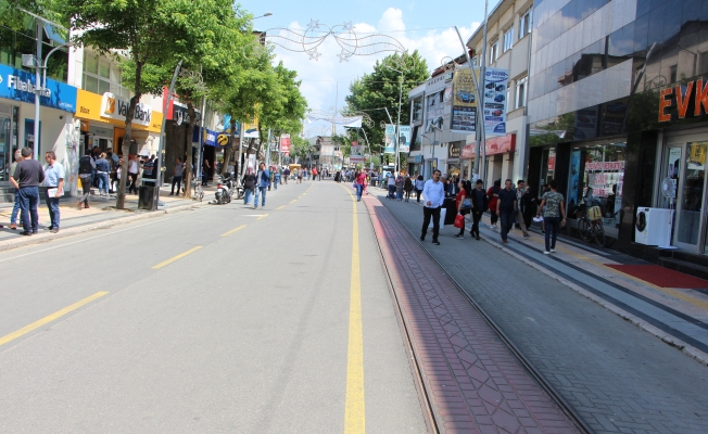 SİYASET SEÇİM, ESNAF GEÇİM DERDİNDE