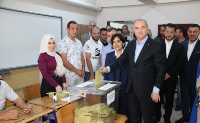 Bakan Özlü, oyunu Düzce’de kullandı