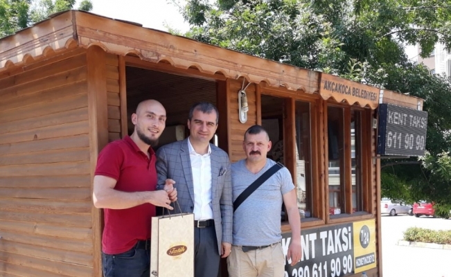 Belediye Başkanı Cüneyt Yemenici taksici esnafını ziyaret etti