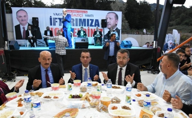 Boğaziçi iftarı Yeni Pazaryerinde yapıldı
