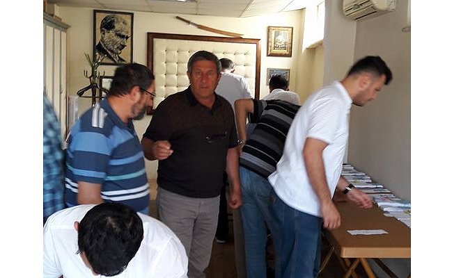 SEÇMEN KAĞITLARI DAĞITILIYOR